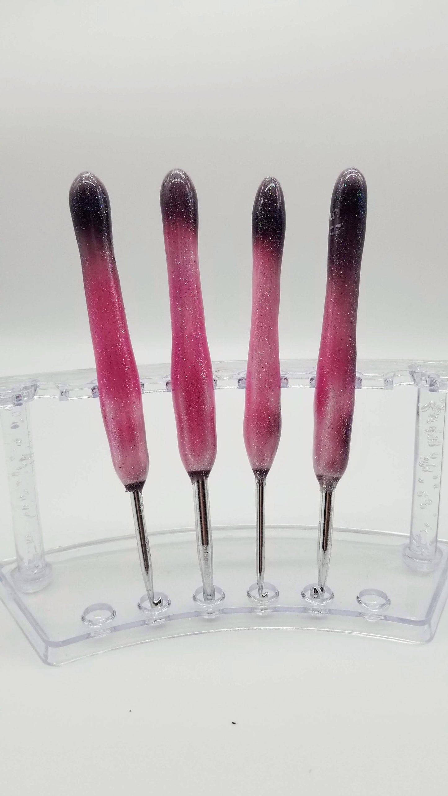 Black to Pink Color Changing Glitter Crochet Hook