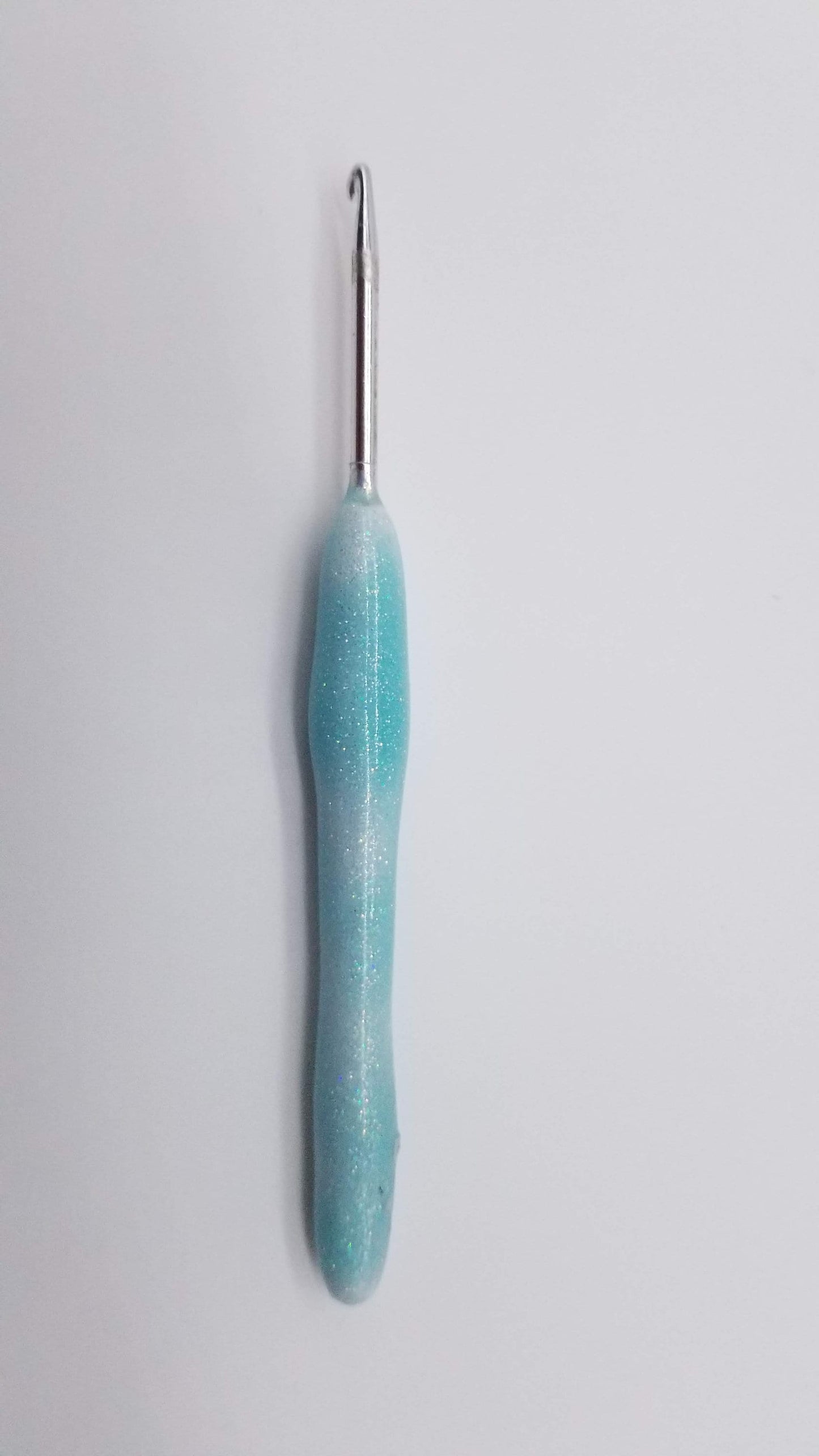 Purple to Turquoise Color Changing Glitter Crochet Hook