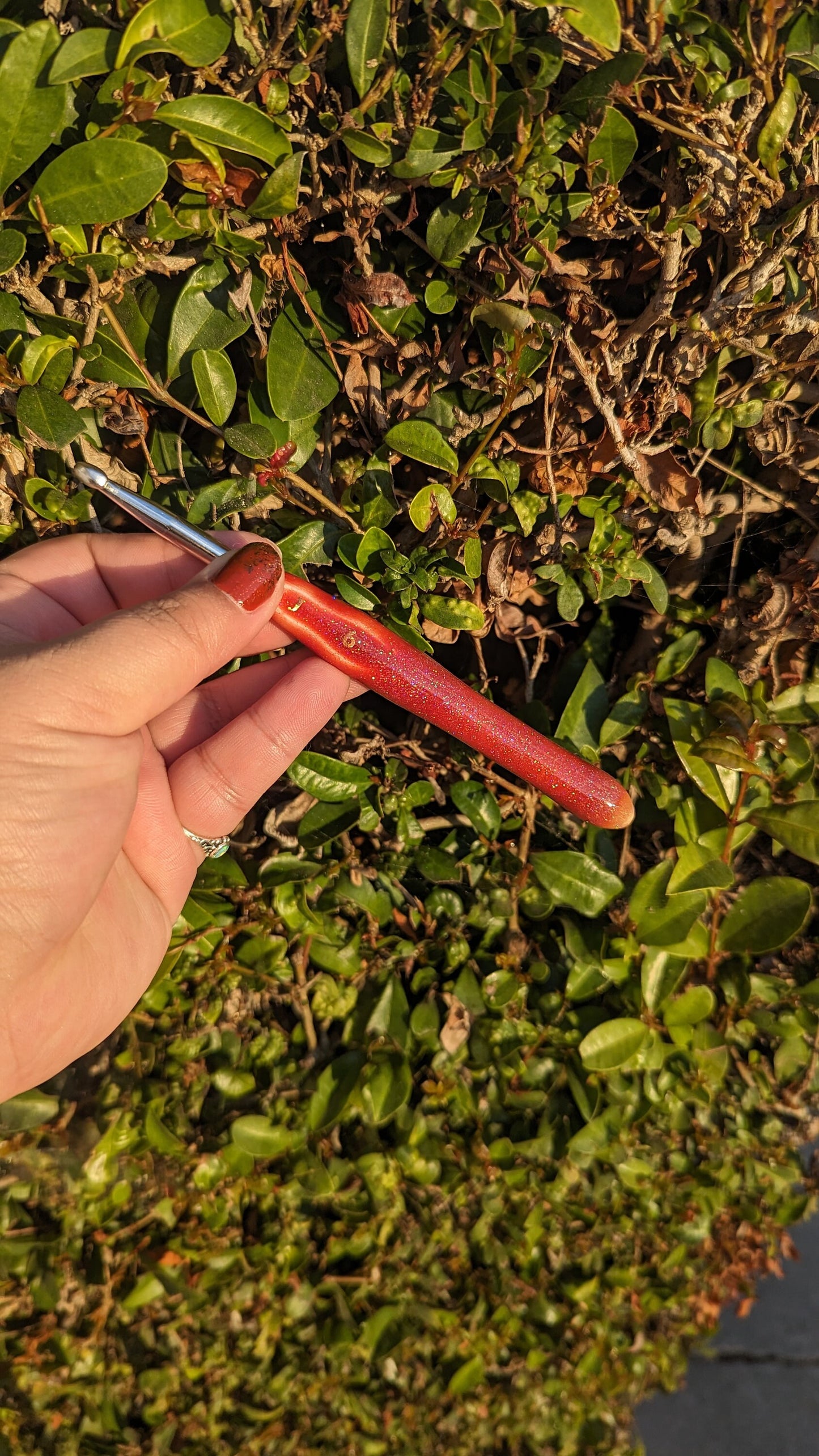 Red to Green Color Changing Glitter Crochet Hook