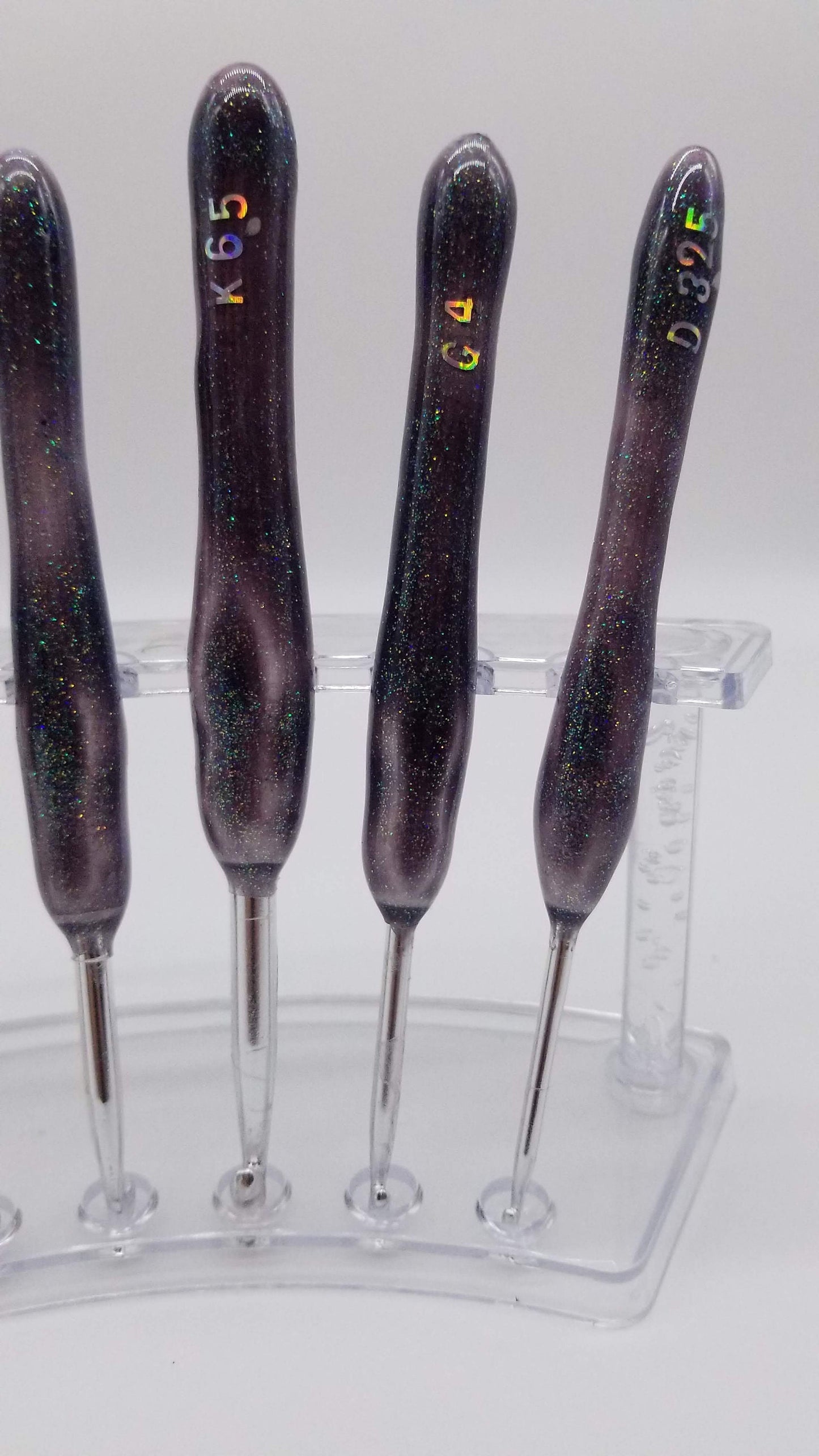 Black to Pink Color Changing Glitter Crochet Hook