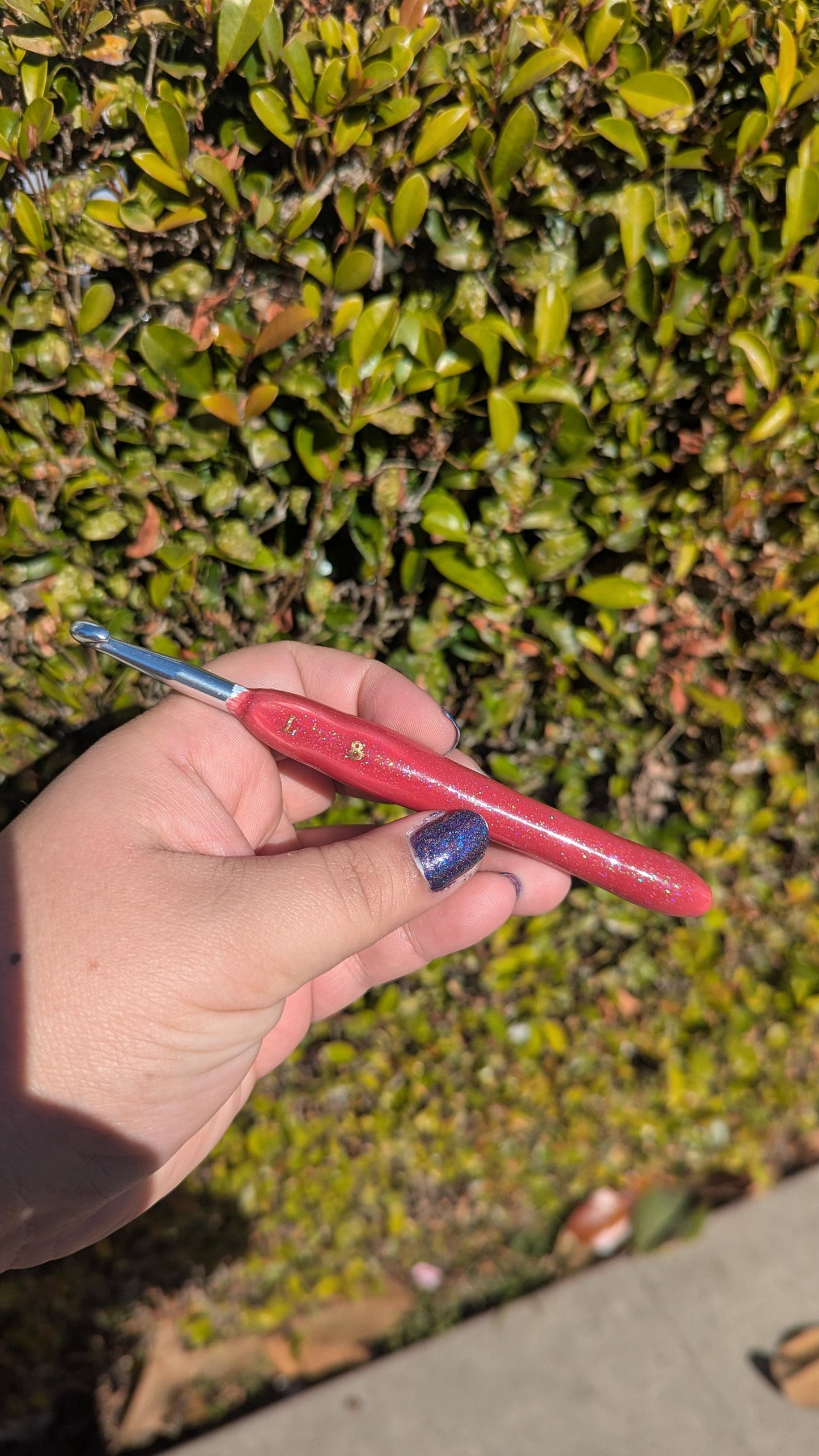 Red to Yellow Color Changing Glitter Crochet Hook