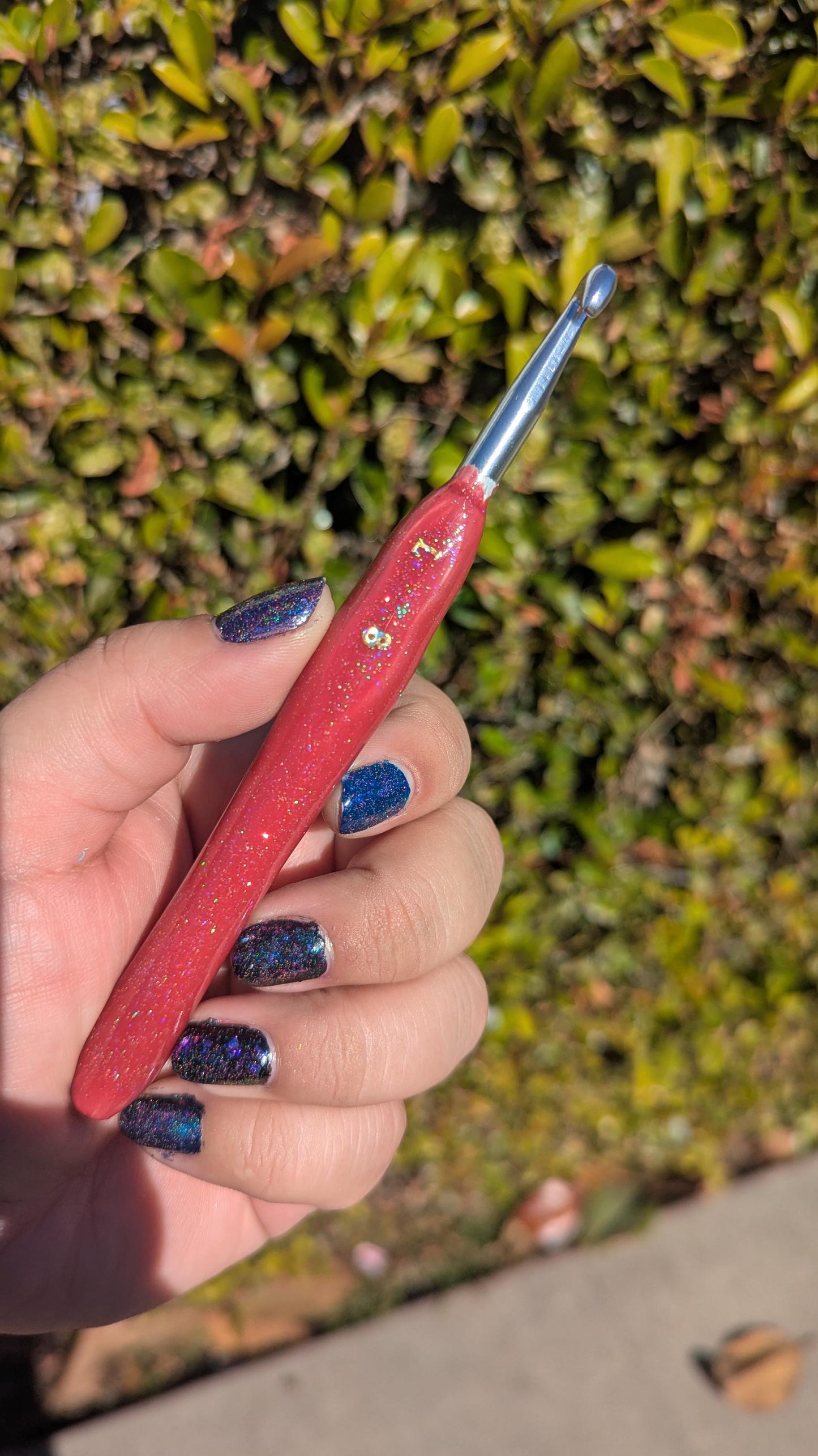 Red to Yellow Color Changing Glitter Crochet Hook