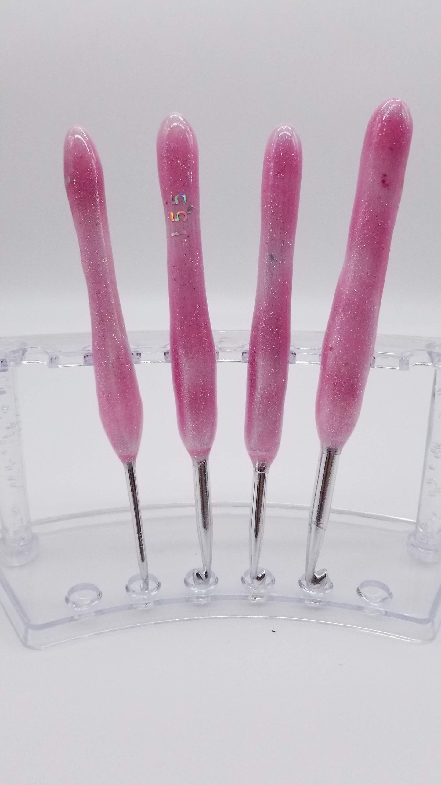 Black to Pink Color Changing Glitter Crochet Hook