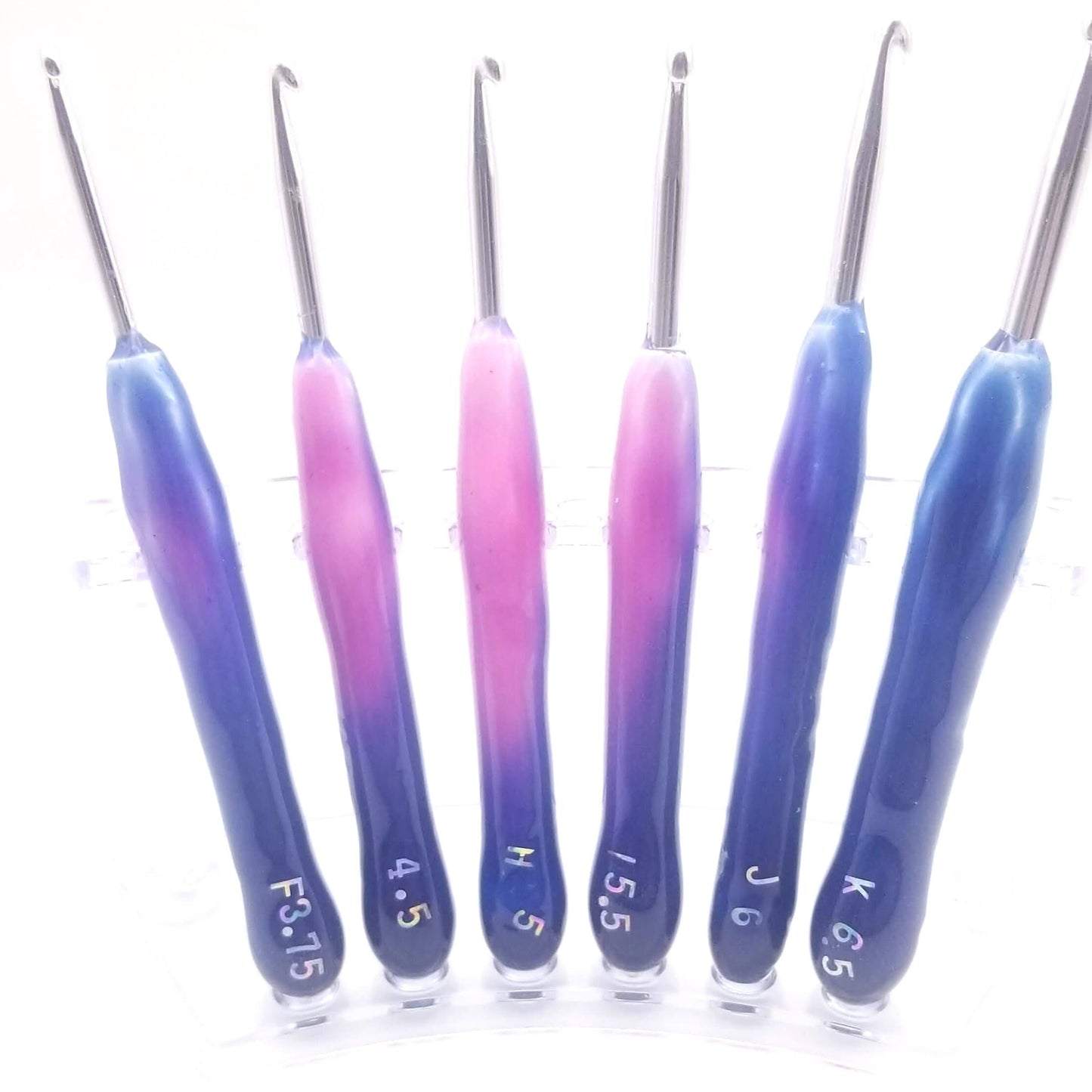Blue to Pink Color Changing Crochet Hook