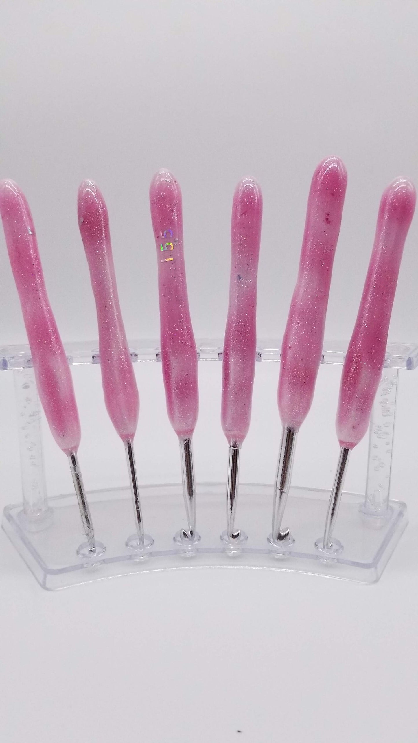 Black to Pink Color Changing Glitter Crochet Hook