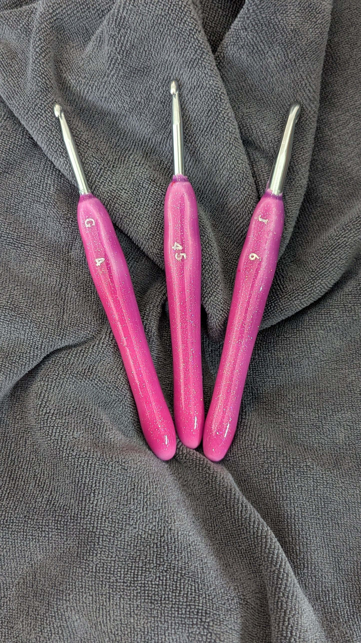 Purple to Pink Color Changing Glitter Crochet Hook