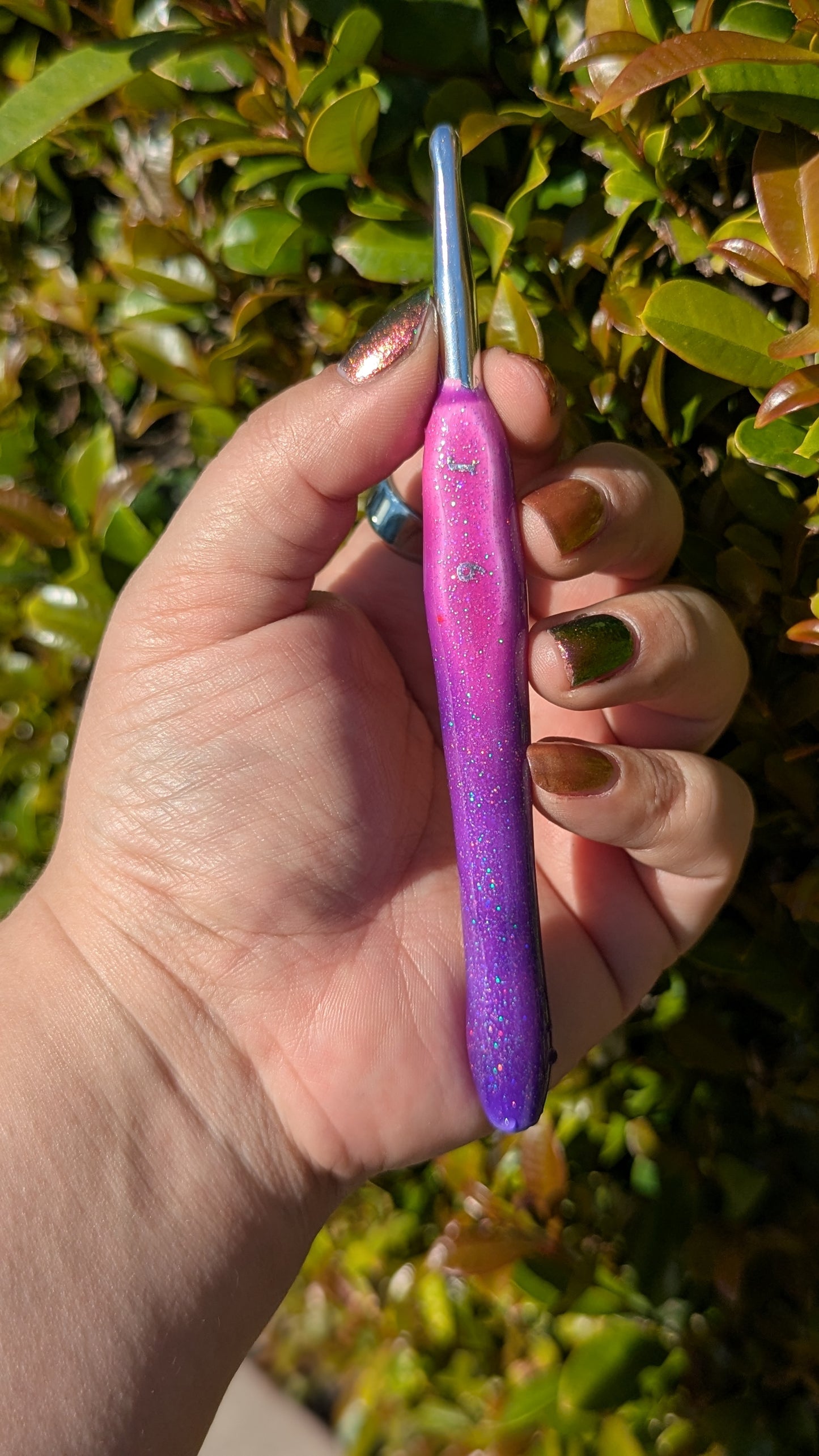 Purple to Pink Color Changing Glitter Crochet Hook