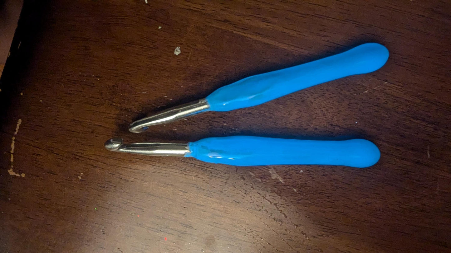Blue Glow in the Dark Crochet Hook - novelty crochet hook, crochet gift
