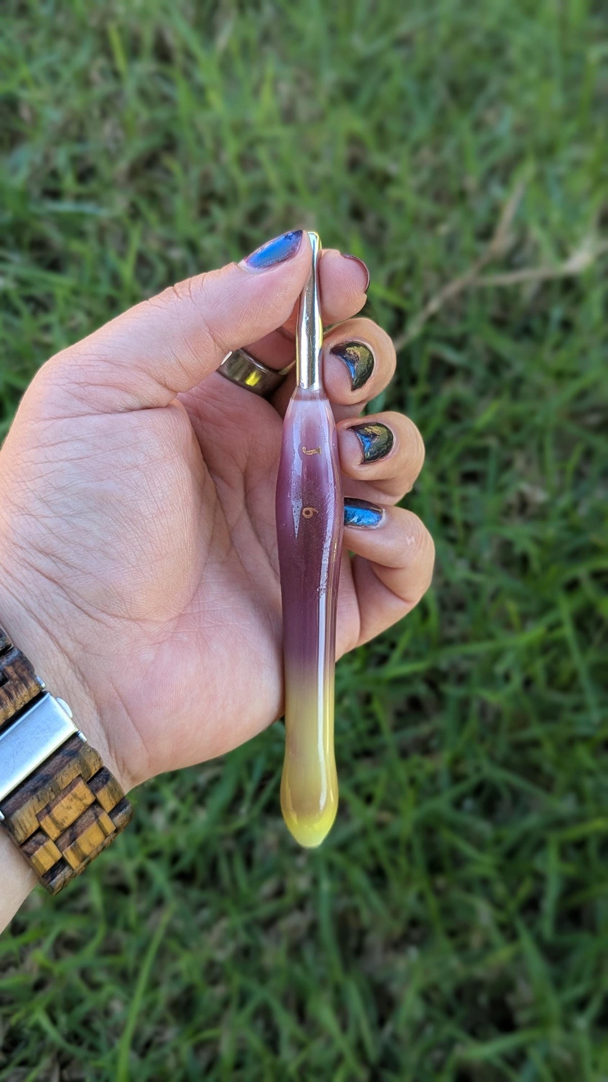 Purple to Yellow Color Changing Crochet Hook: Novelty Crochet Gift