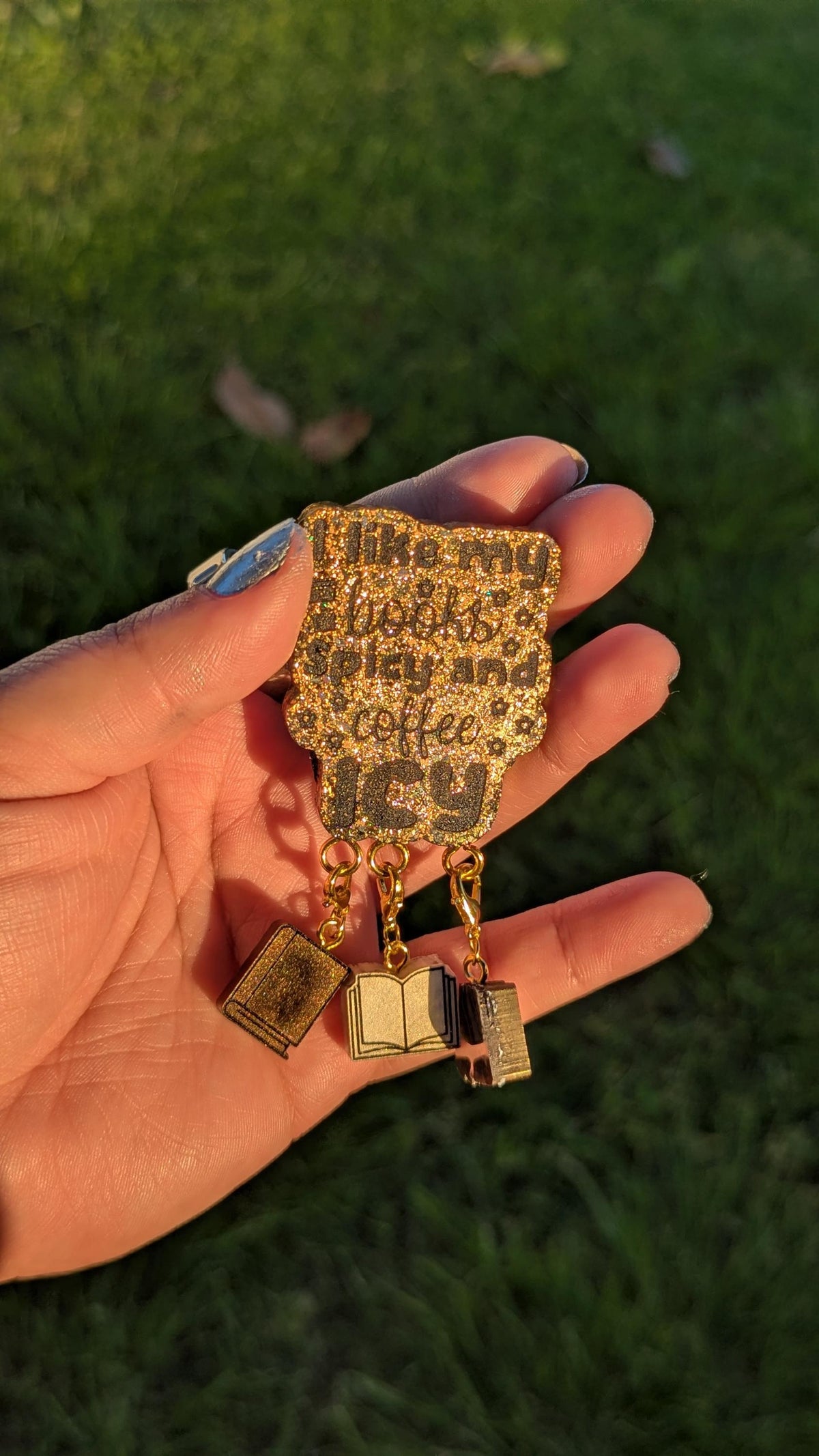 I like my books spicy and coffee icy - stitch marker pin holder
