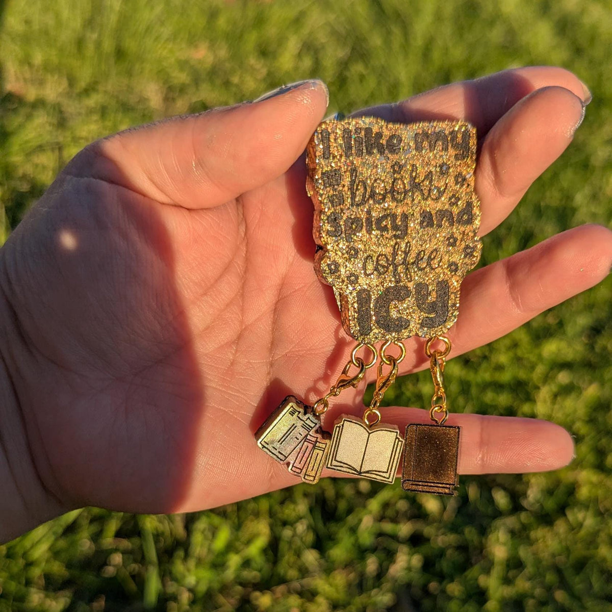 I like my books spicy and coffee icy - stitch marker pin holder