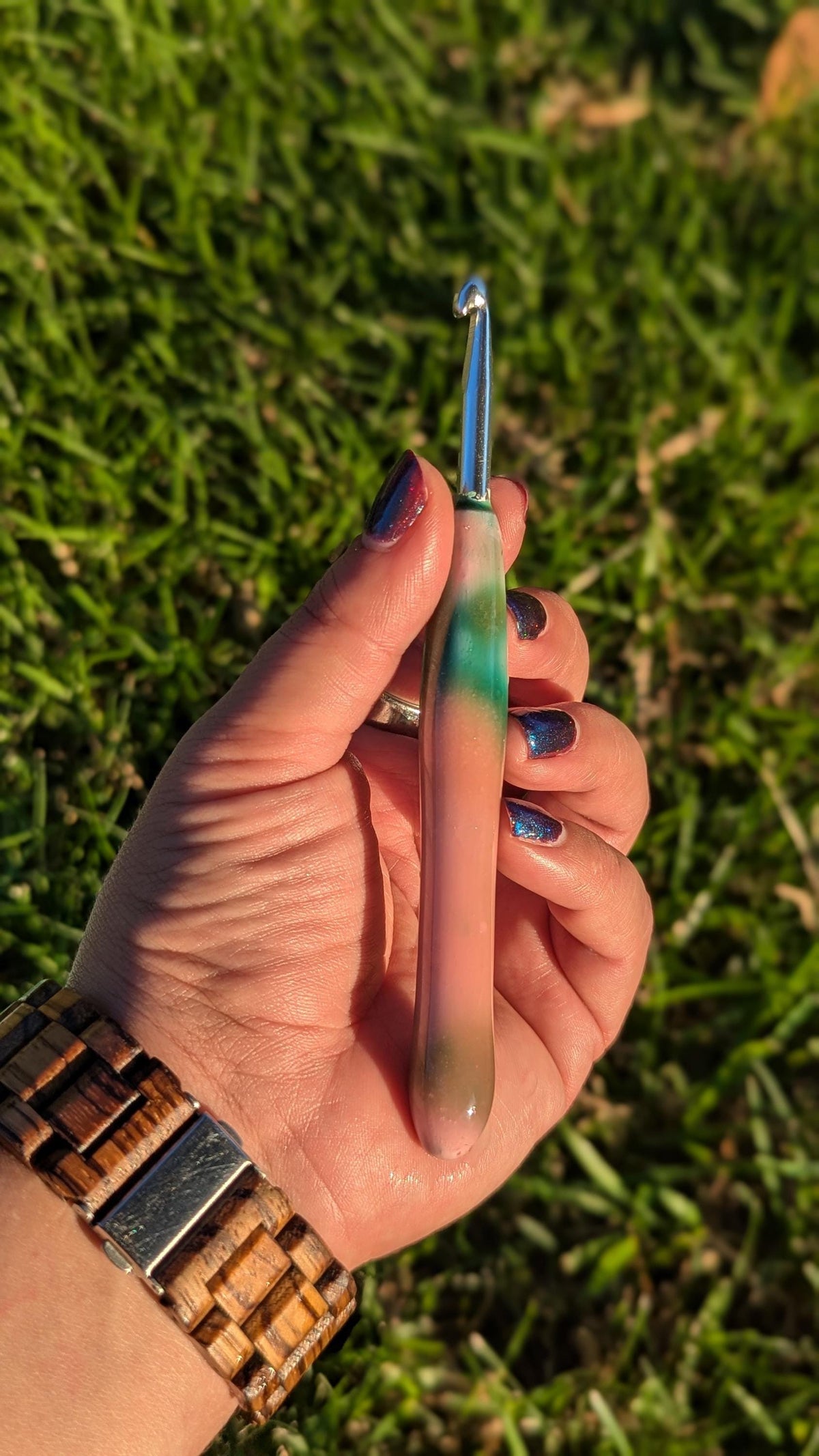 Green to Pink Color Changing Crochet Hook: Novelty Crochet Gift