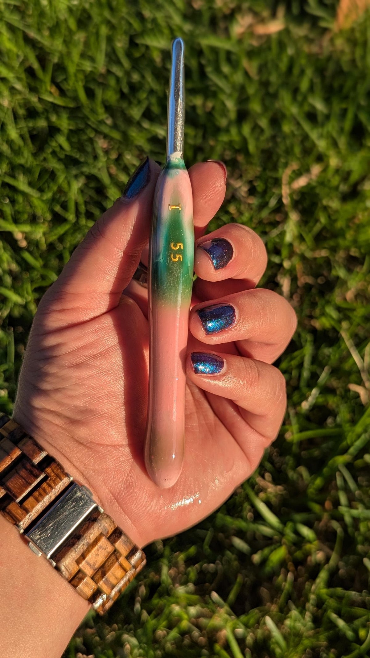 Green to Pink Color Changing Crochet Hook: Novelty Crochet Gift