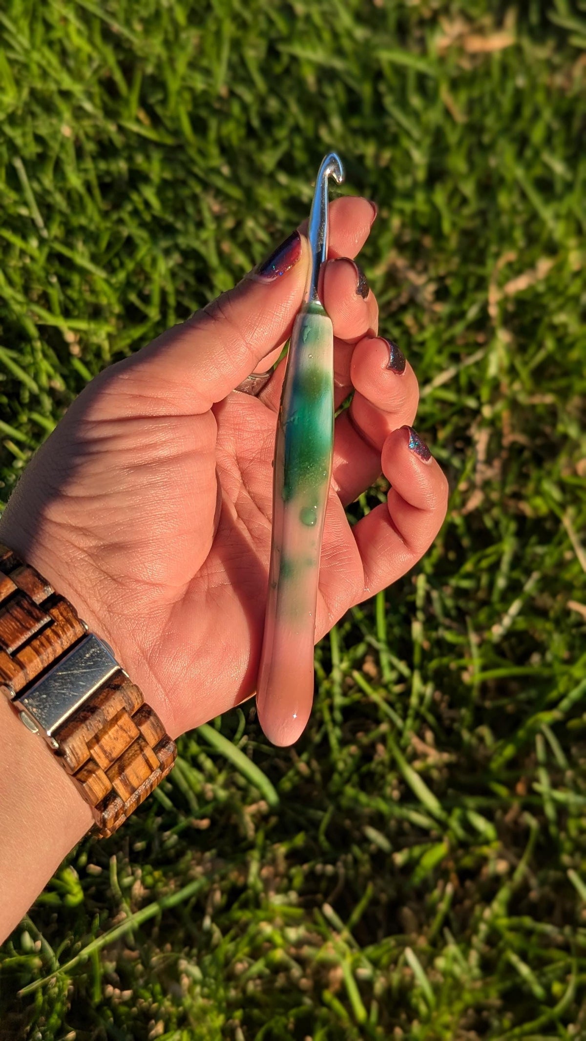 Green to Pink Color Changing Crochet Hook: Novelty Crochet Gift