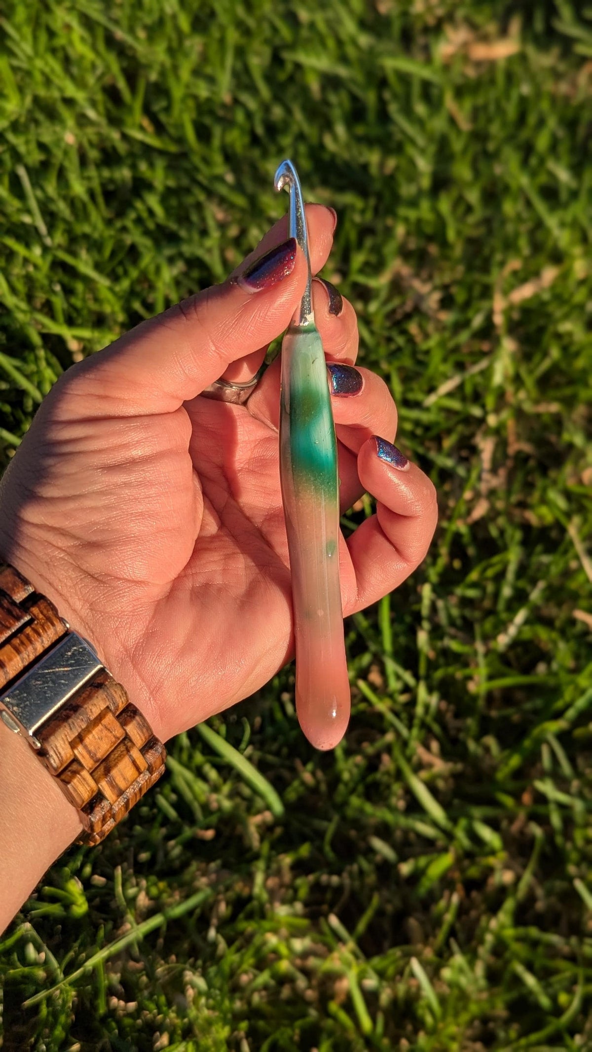 Green to Pink Color Changing Crochet Hook: Novelty Crochet Gift