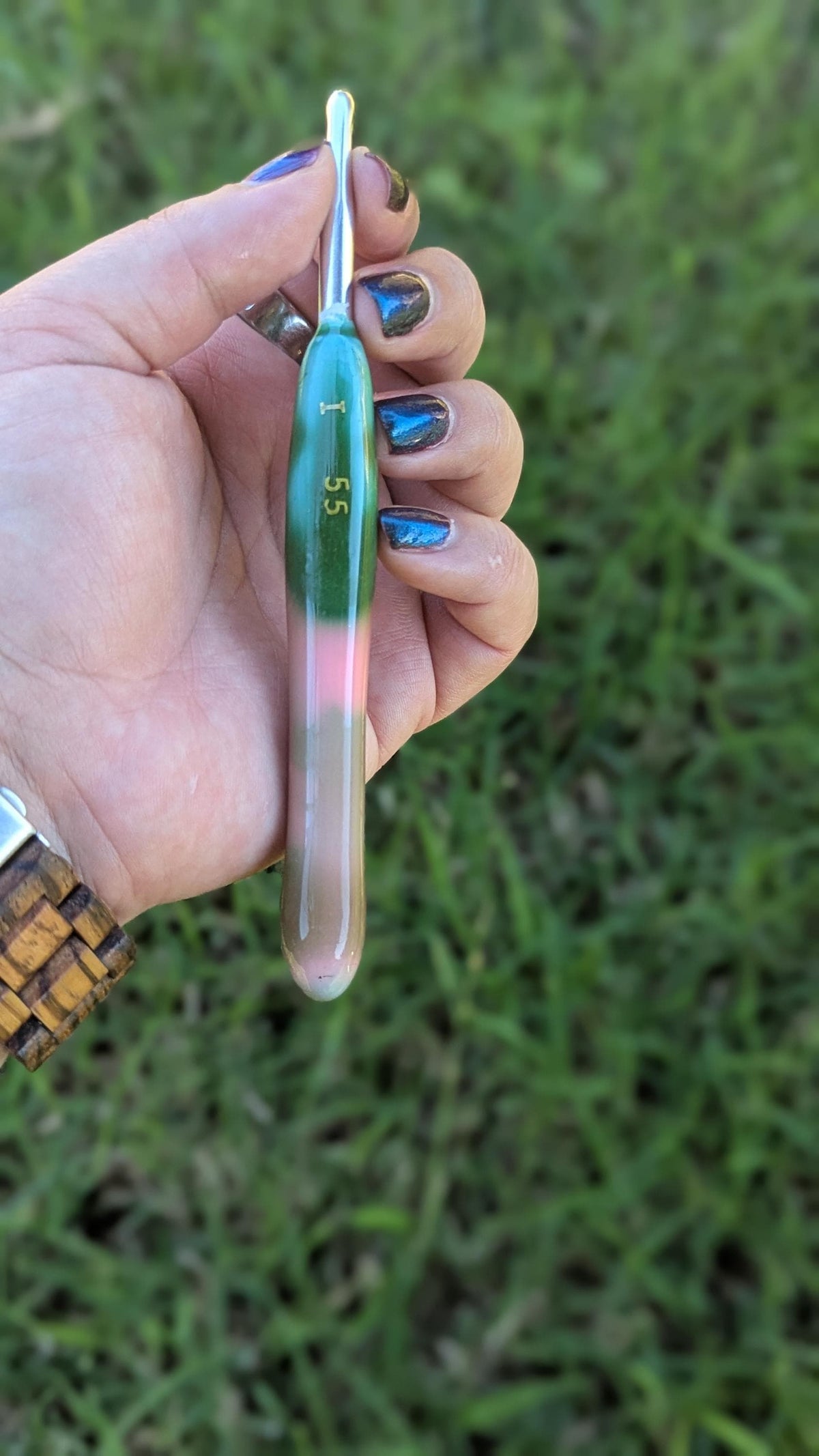 Green to Pink Color Changing Crochet Hook: Novelty Crochet Gift