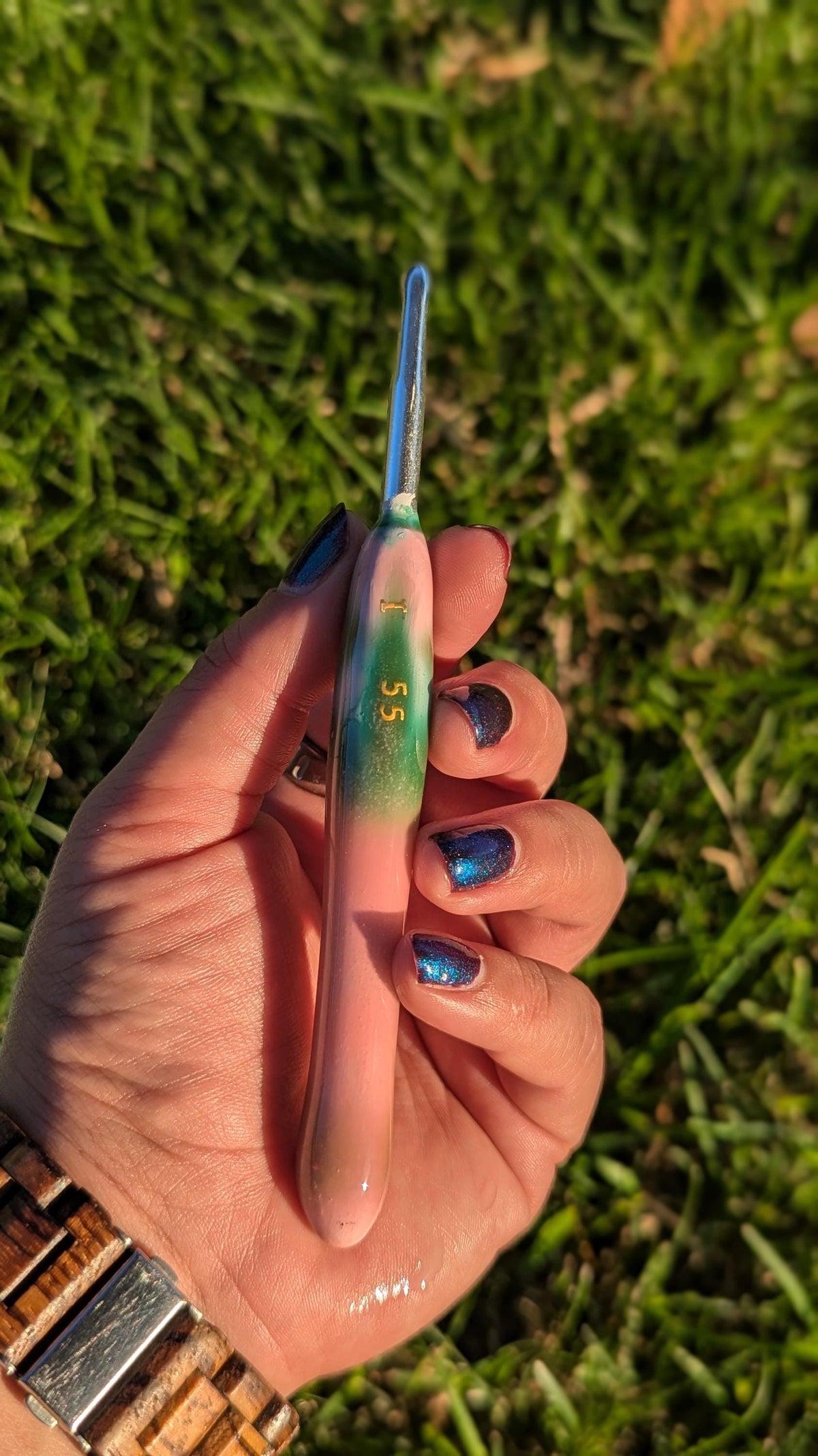 Green to Pink Color Changing Crochet Hook: Novelty Crochet Gift