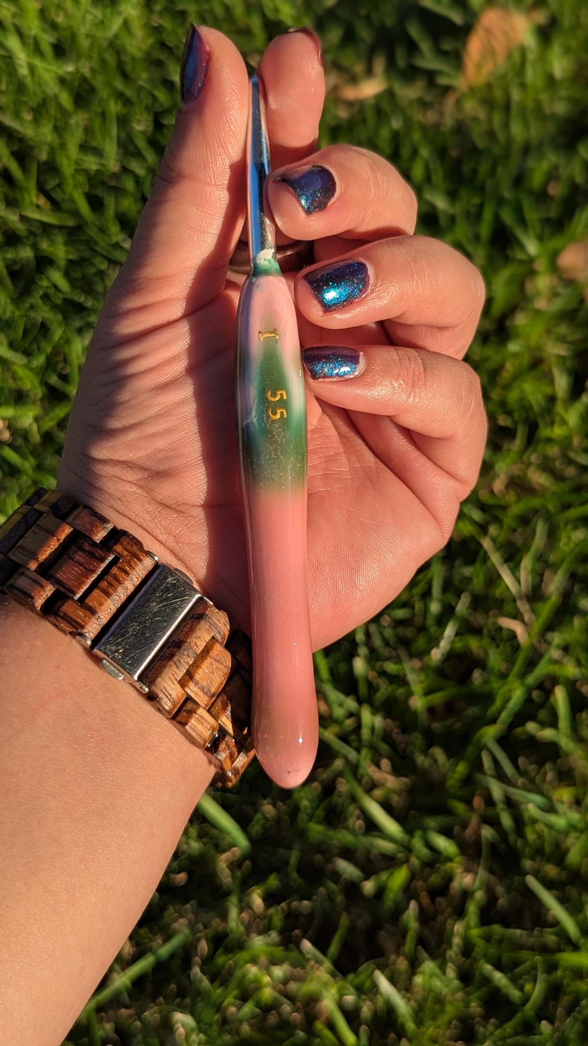 Green to Pink Color Changing Crochet Hook: Novelty Crochet Gift