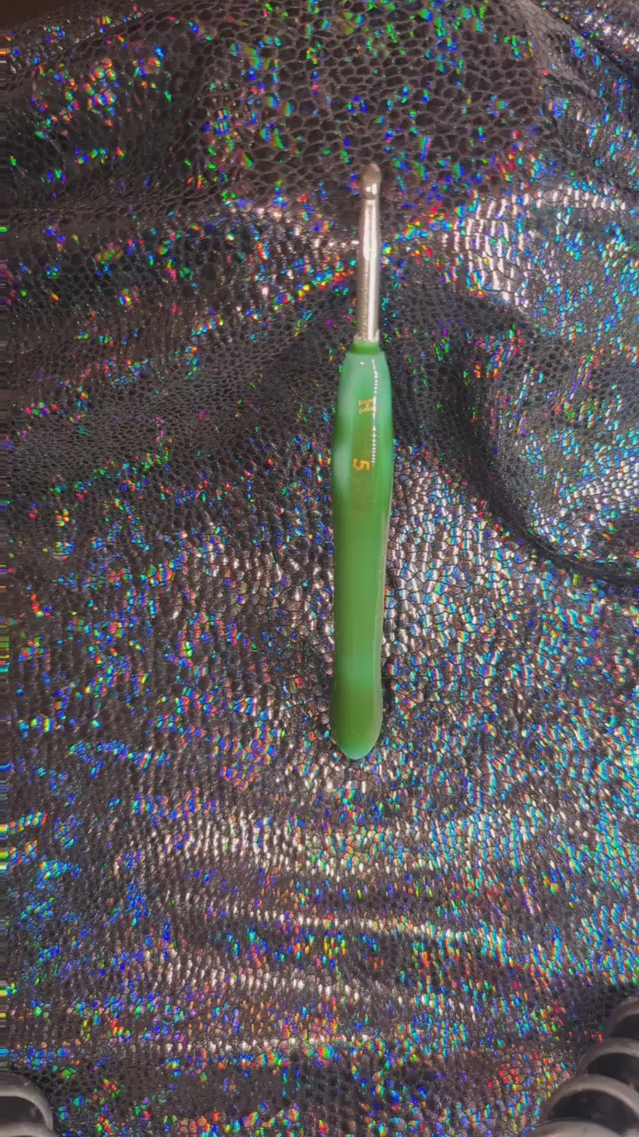 Green to Pink Color Changing Crochet Hook: Novelty Crochet Gift